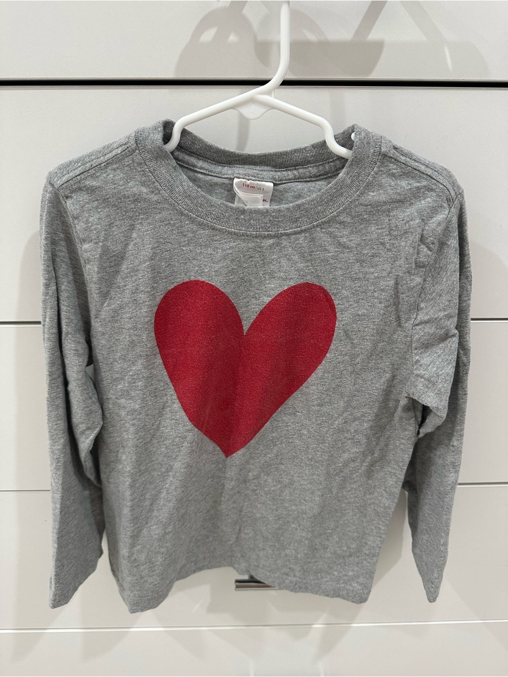 Hanna Andersson Long-Sleeve Gray Top with Red Heart Size 5